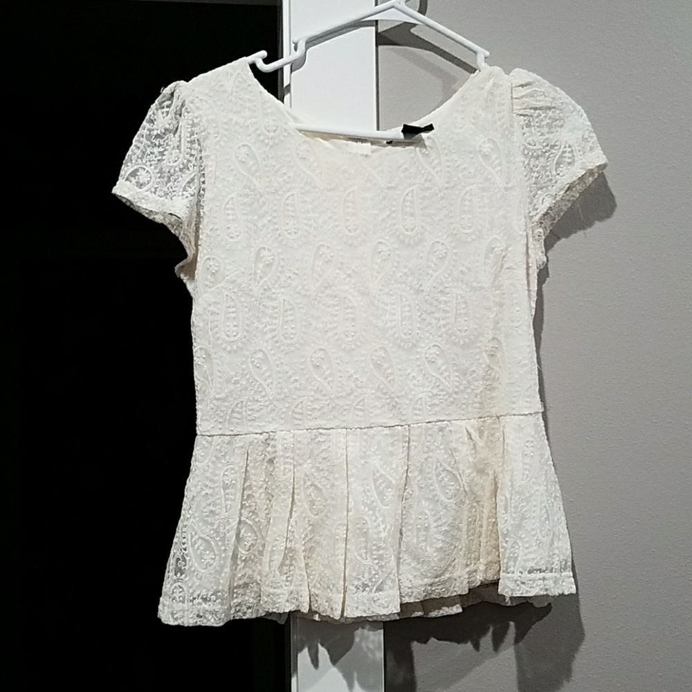 Forever 21 ivory lace peplum top